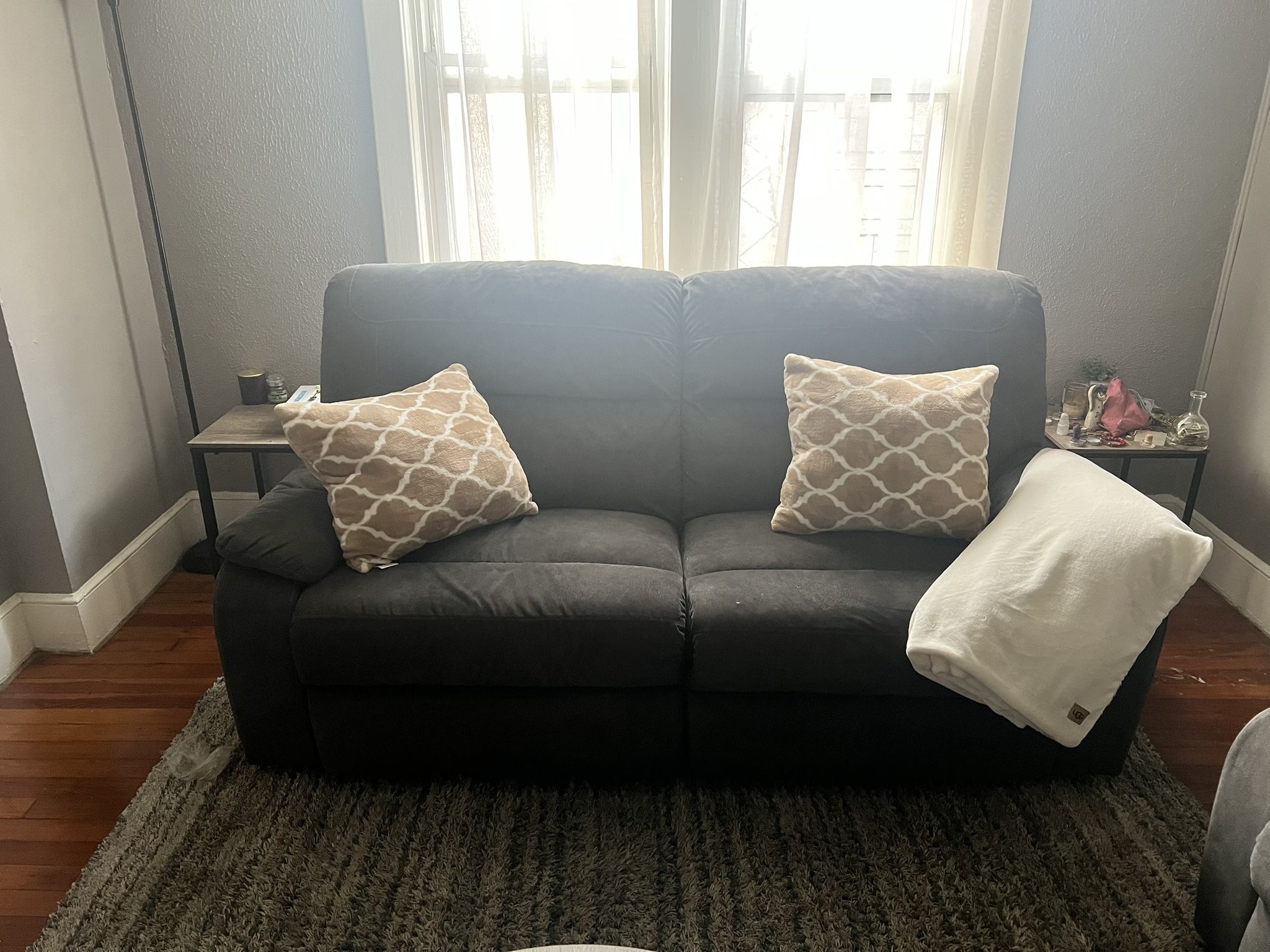 2 Recliners