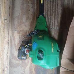 John Deere  Long Shaft Weed  Trimmer  Great Condition 