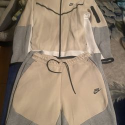 Nike Sportswear Tech Fleece