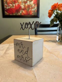 Rustic decorative block XOXO