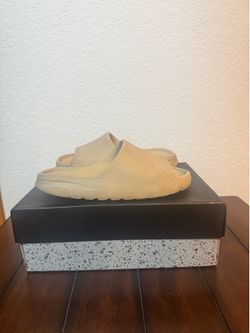 Yeezy slide brown bone sand size 11