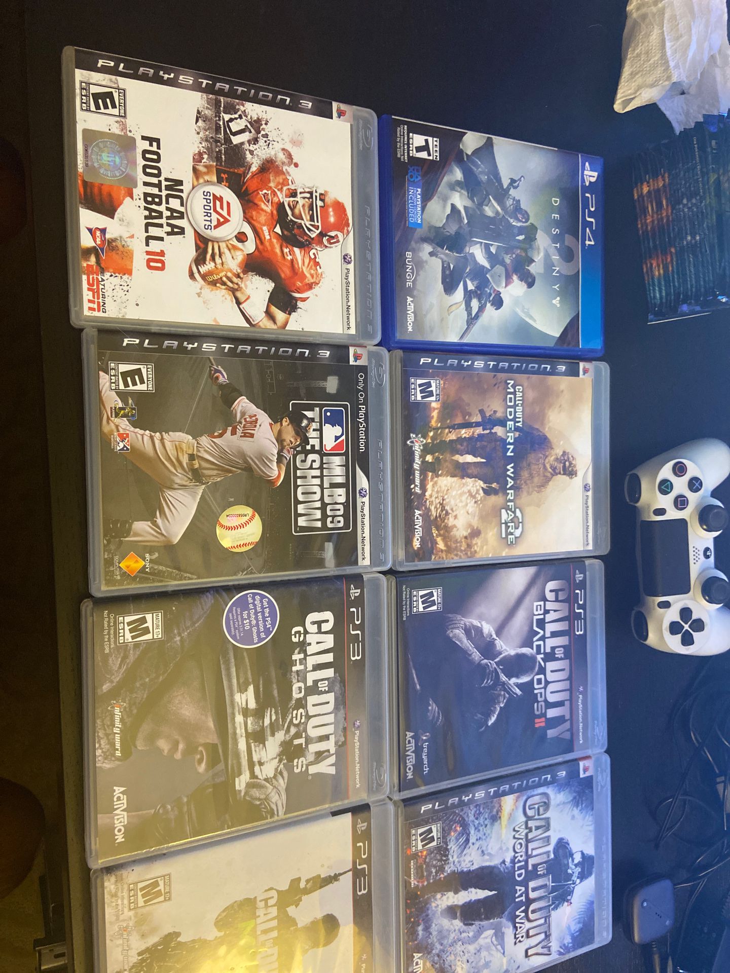 7 PS3 games 1 PS4 game 1 Xbox game 2 Xbox 360, ps4 controllers.