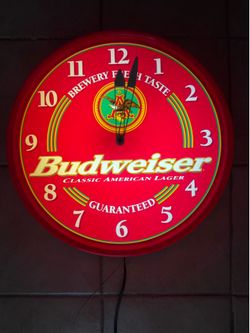 VINTAGE 1997 Budweiser Classic Illuminated Clock