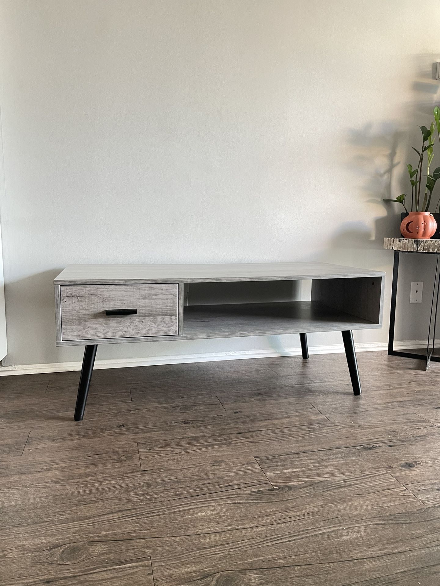 Welsh Antique Pine and Gray Wood 1-Drawer Rectangle Engineered Wood Coffee Table with Storage Drawer