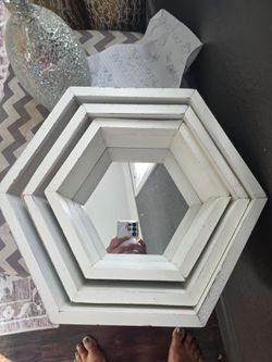 Decoration mirror shelving - free