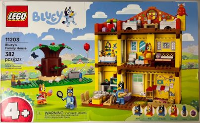 LEGO Bluey: Bluey's Family House (11203)
