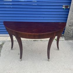 1/2 round accent table 