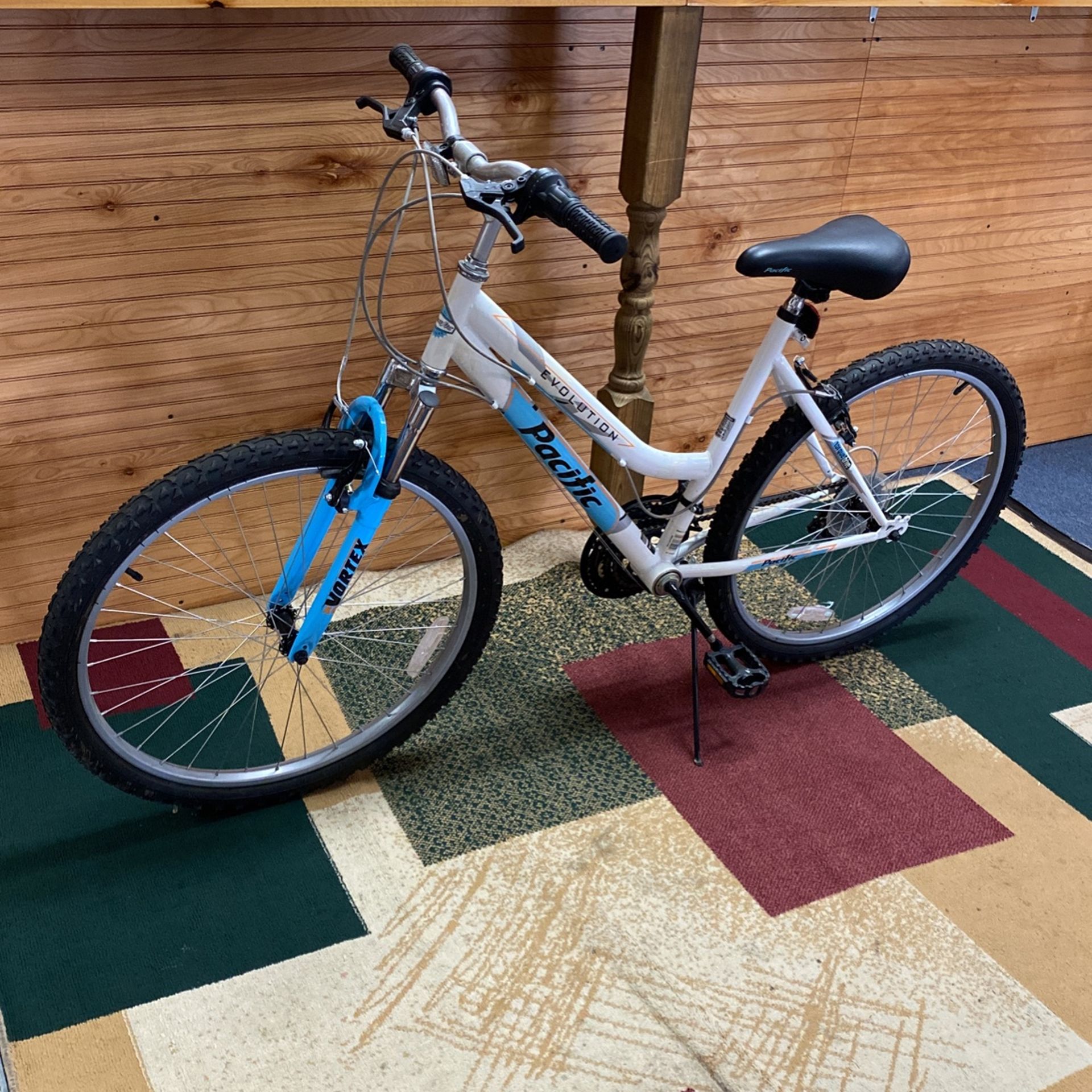 Pacific Evolution 26” Woman’s Mountain Bike 18 Speed