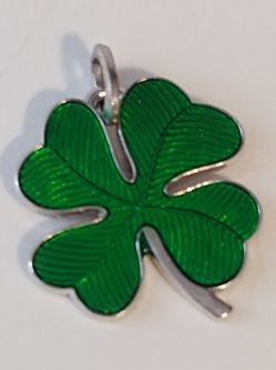 Beau Sterling Silver Shamrock Charm.