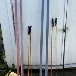  Cross Country Skis