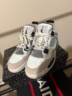Air Jordan 4 Military Black Size 9 with Original Box