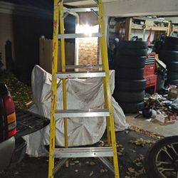 8 FT WERNER FS108 NON CONDUCTIVE FIBERGLASS A-FRAME FIXED LADDER