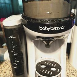 Baby Brezza Automatic Formula Dispenser 