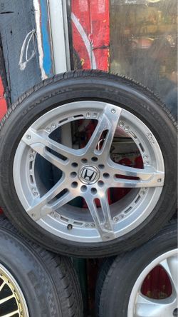 Honda rims all 4 with tires