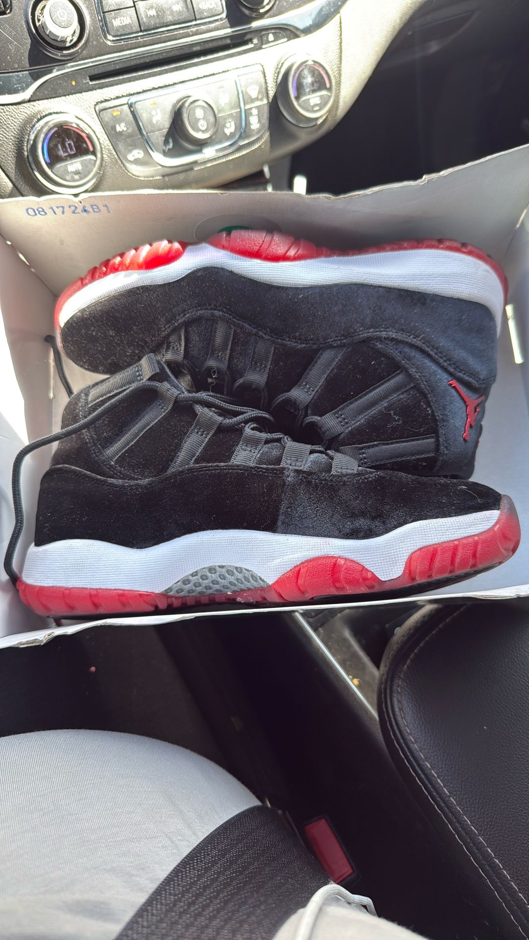 Red velvet Jordans Size 7 Women