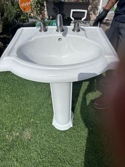 Pedestal Sink