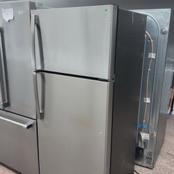GE Refrigerator 