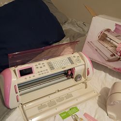 Cricut Expression Pink Journey Bundle 