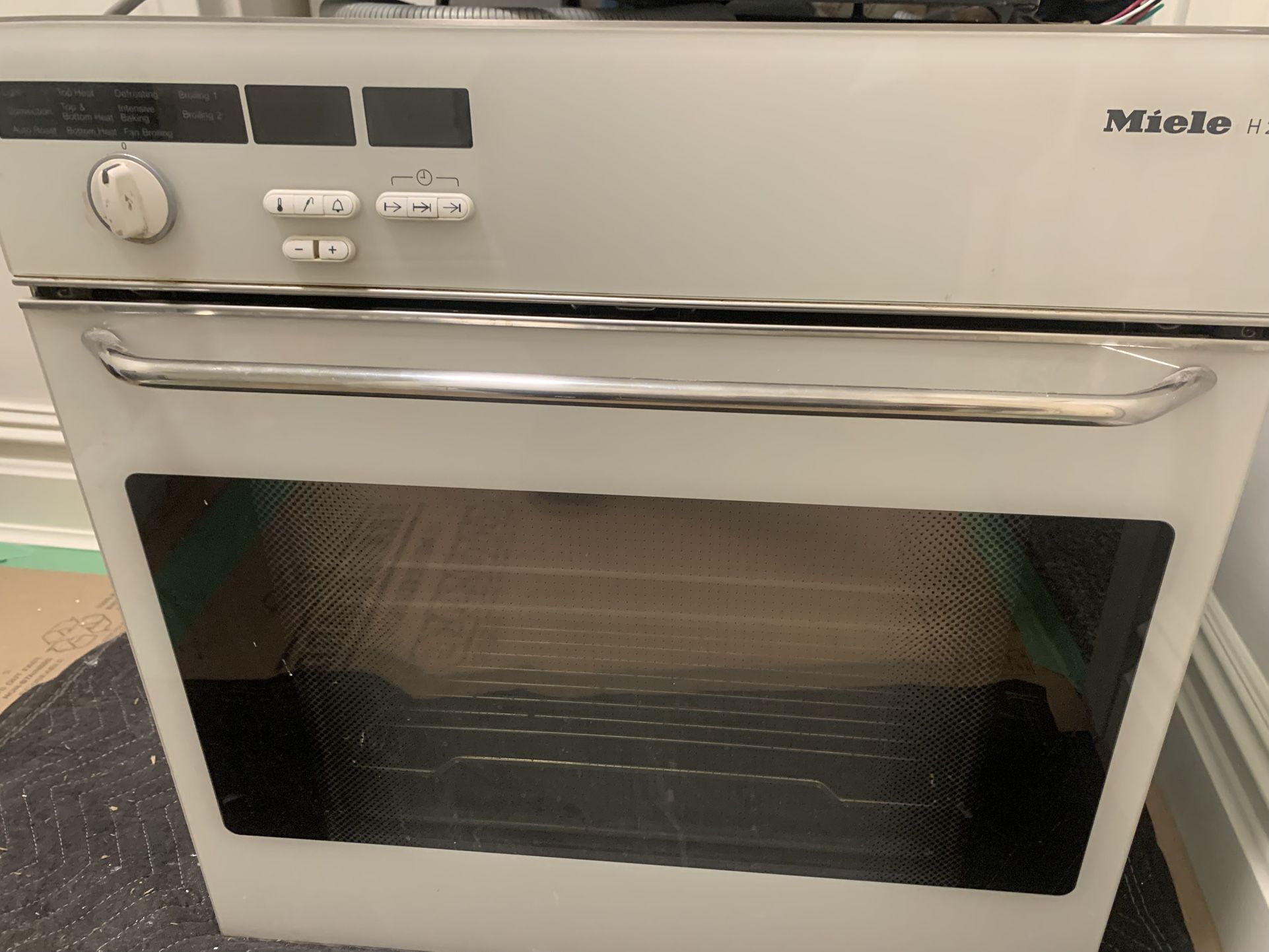 Miele 24” Inch Electric Oven 240 Volt Rotisserie