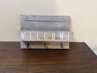 Rustic Wood Welcome Sign with Hooks