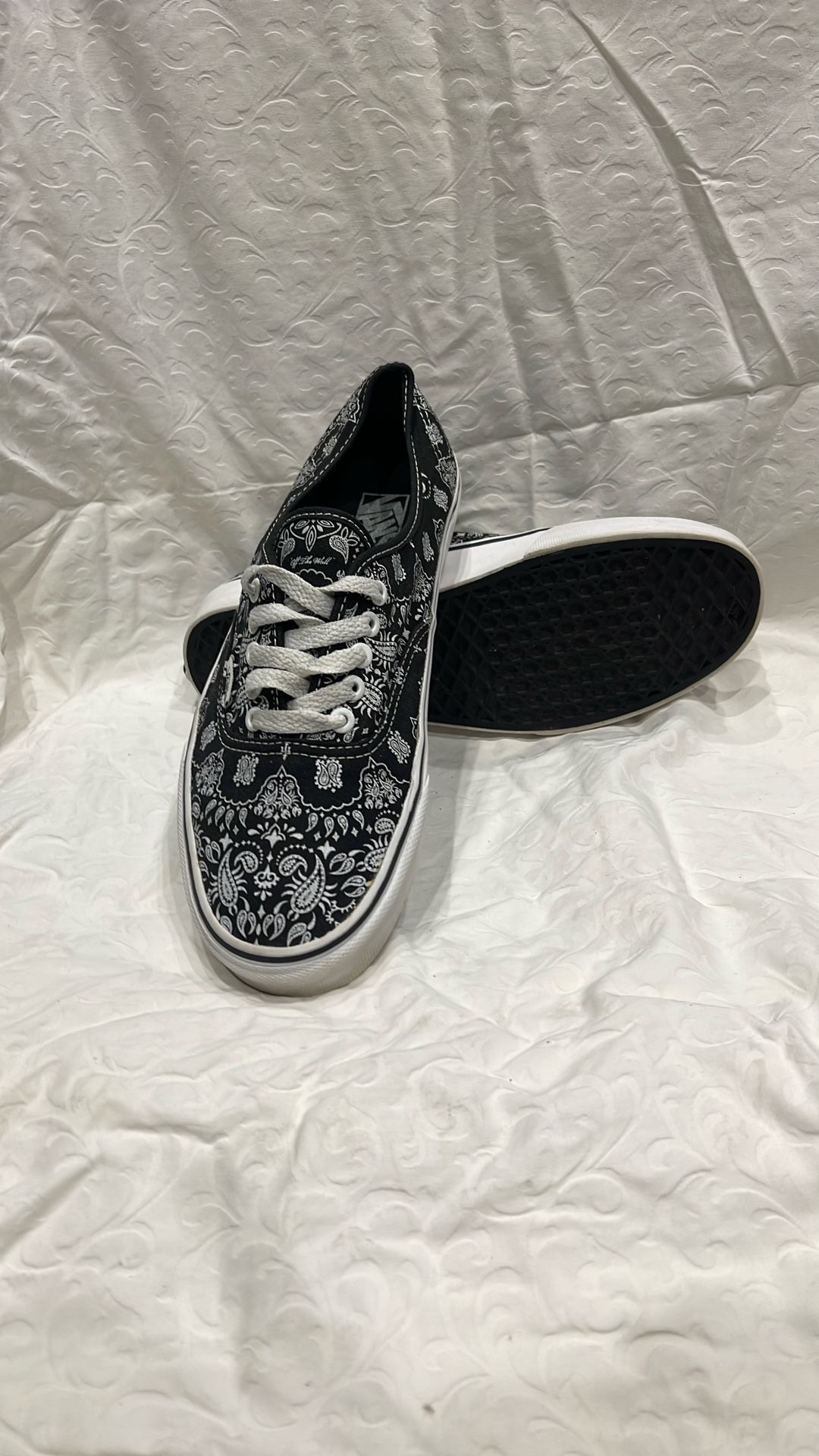 Vans Black And White Print Paisley Men’s Size 10, Hardly Worn