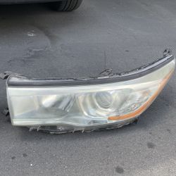 16-19 Toyota Highlander Headlights 