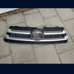 2019 - 2020 TOYOTA HIGHLANDER GRILLE
GRILL GENUINE USED OEM. NC