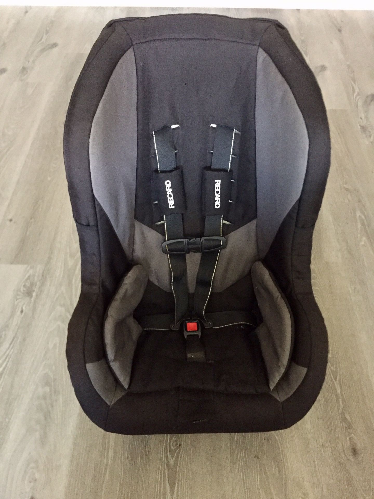 Recaro Car seat- PENDING PICKUP