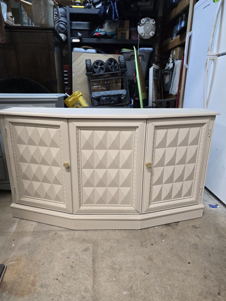 Entry, Buffet, TV Stand