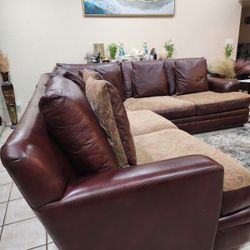 Huge Sofa Sectional Couch With Ottoman In Very Good Condition 🚚🎈🥳🎈🎈 FREE DELIVERY 🚛🎈🎈🥳