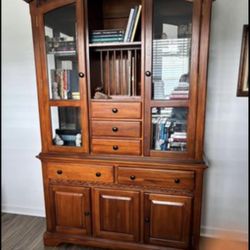 2 Piece Dining Room Hutch/buffet That Comes Apart