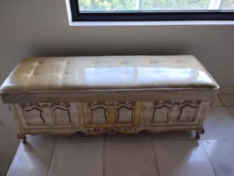 Pillow and bed cover storage