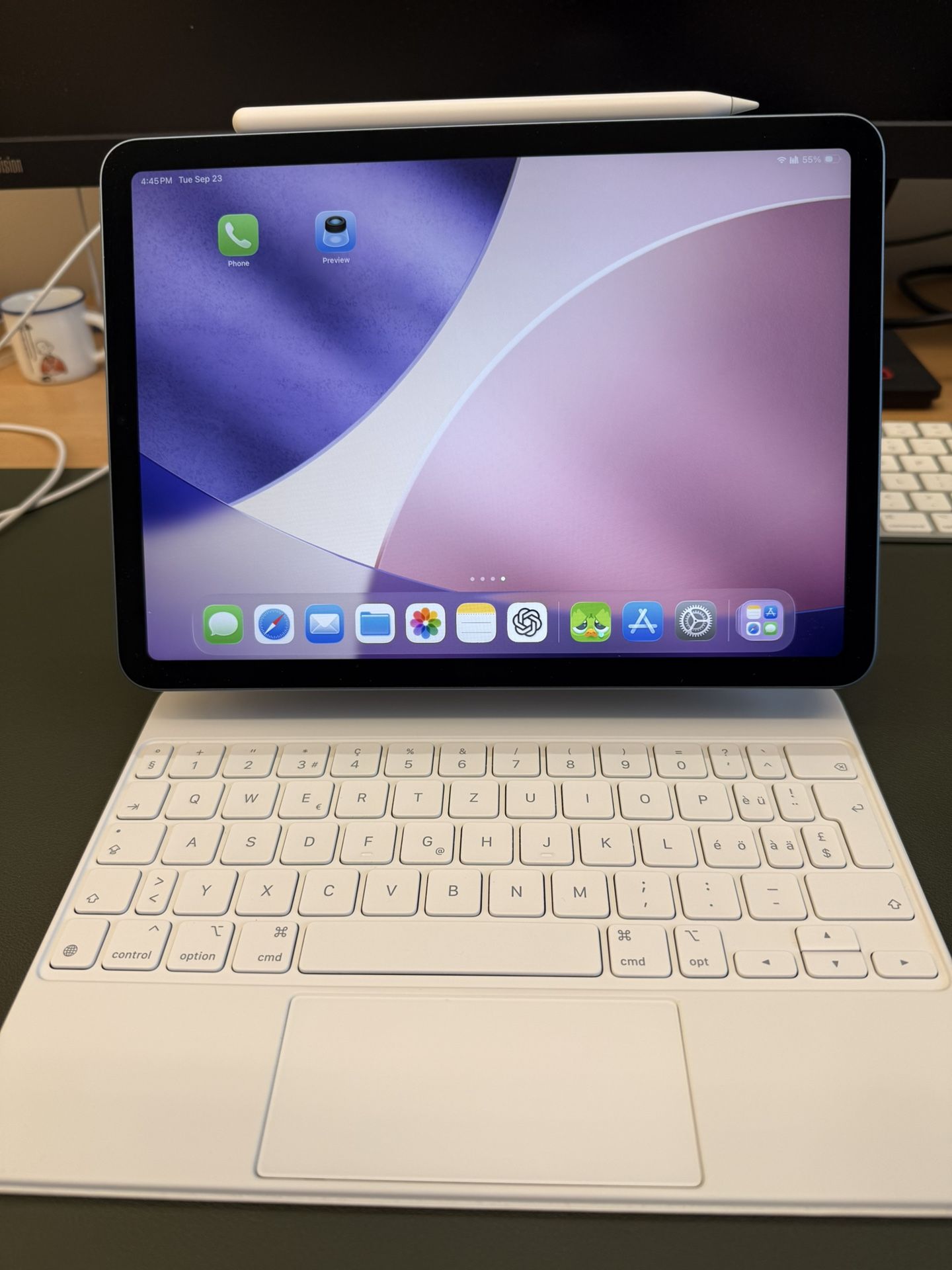 iPad Air 5th (M1 Chip) 256 Storage With Magic Keyboard And Apple Pencil 2 Covered By AppleCare 