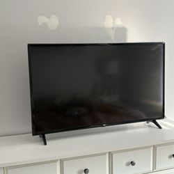 LG 43” Smart TV