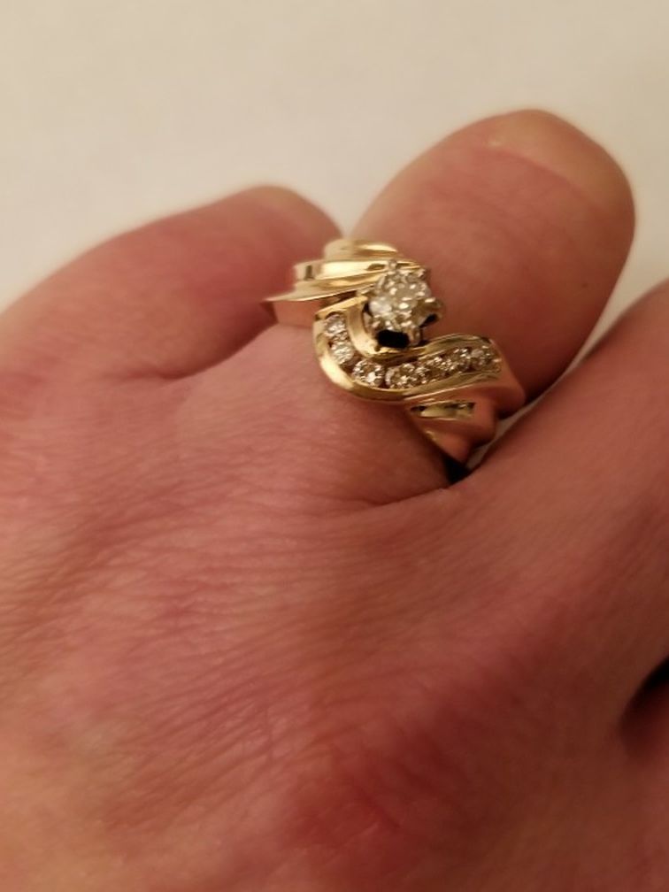 10k Diamond Ring SWEET VALENTINE'S GIFT