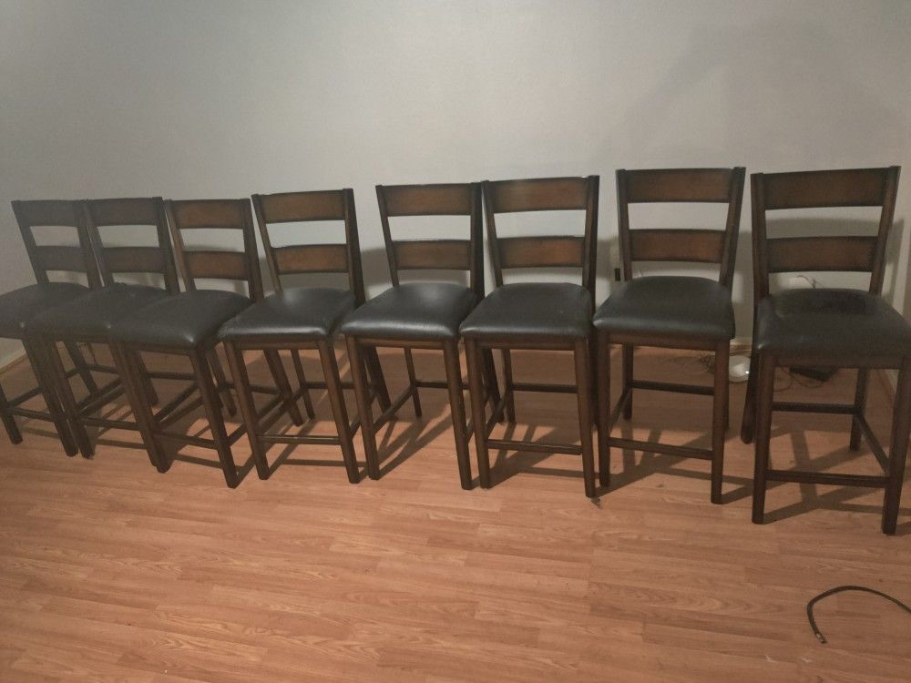 Table+ 8 Chairs