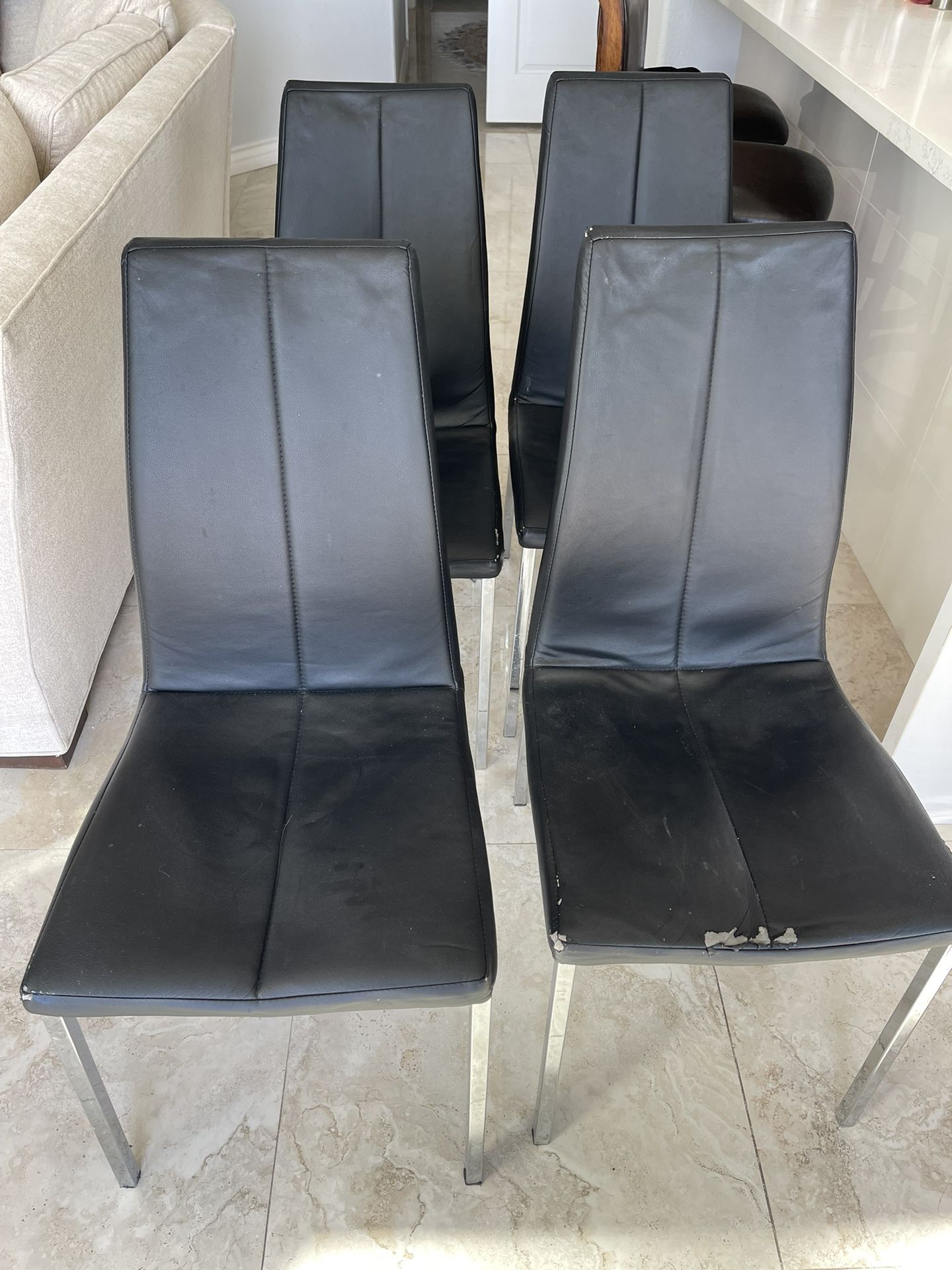 Set of 4 chairs