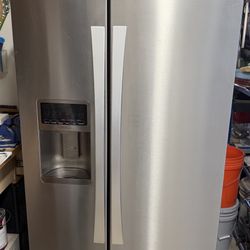 Kenmore Elite Stainless Steel Side-by-Side Refrigerator – Excellent Condition