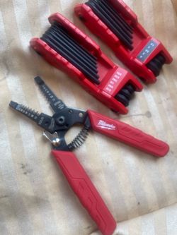 Miluauke 3 piece set brand new