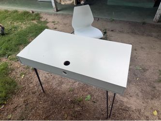 White hairpin desk and chair set