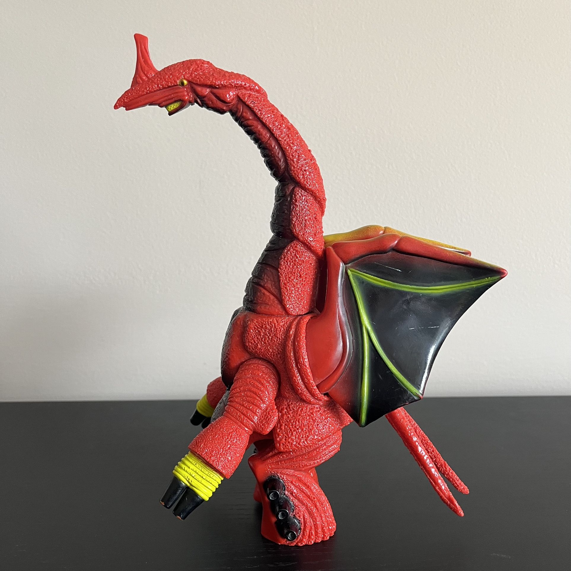 Ultraman Kilazee Alien Intruder Series Red Monster Figure Dreamworks 1990