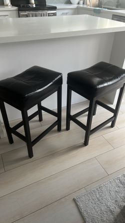 Bar Stools Set of 2, Counter Height Stools 24 Inch Saddle Stools