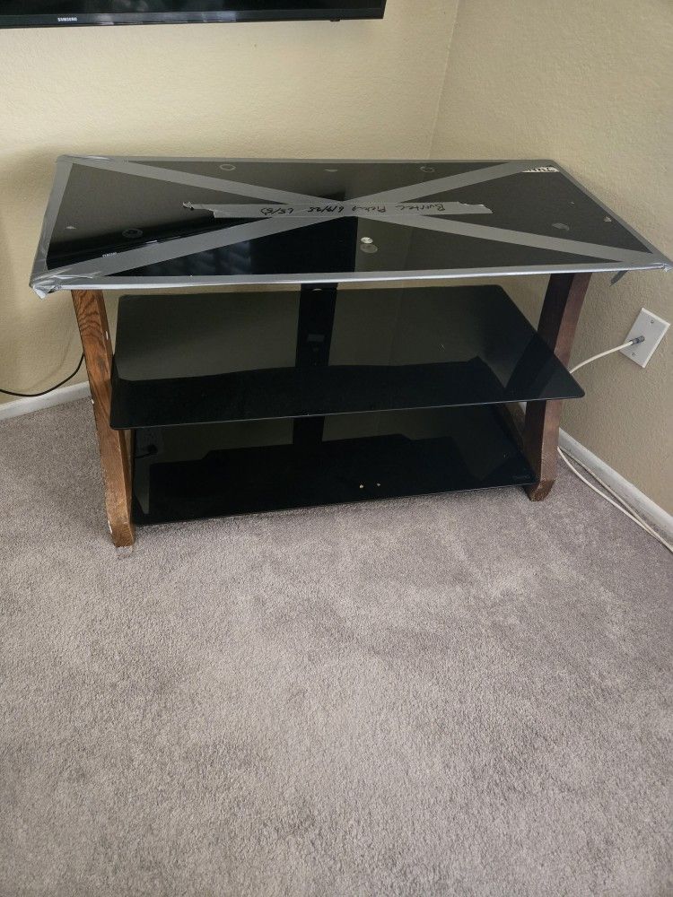 Tv Stand Gratis