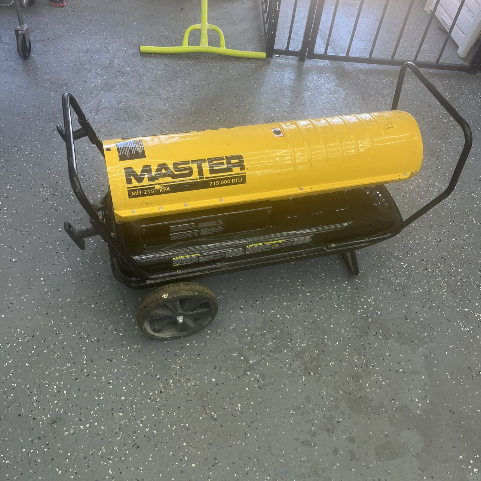 Master Kerosene/Diesel Forced Air Heater with Thermostat, 215000 BTU, 120V