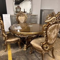 Nice Round Table Set