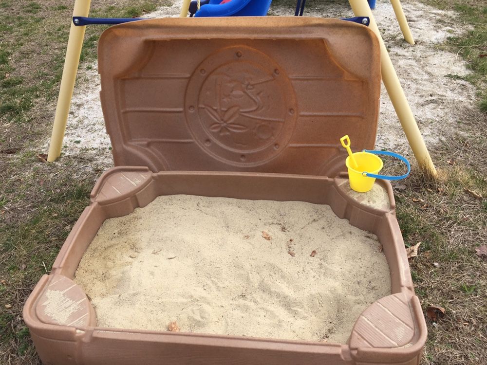 Step 2 Sandbox 40” X 26” Used