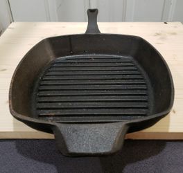 Cast By Calphalon Cast Iron Square Griddle Skillet 10in!