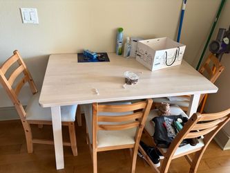 Dining Table and 4 Chairs Set