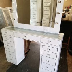 Makeup Vanity Set 