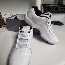 Size 7 Jordan 11 